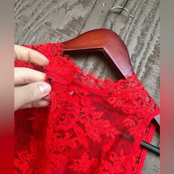 Free People Tied To You Lace lightweight Top Size Medium - Picture 7 of 9